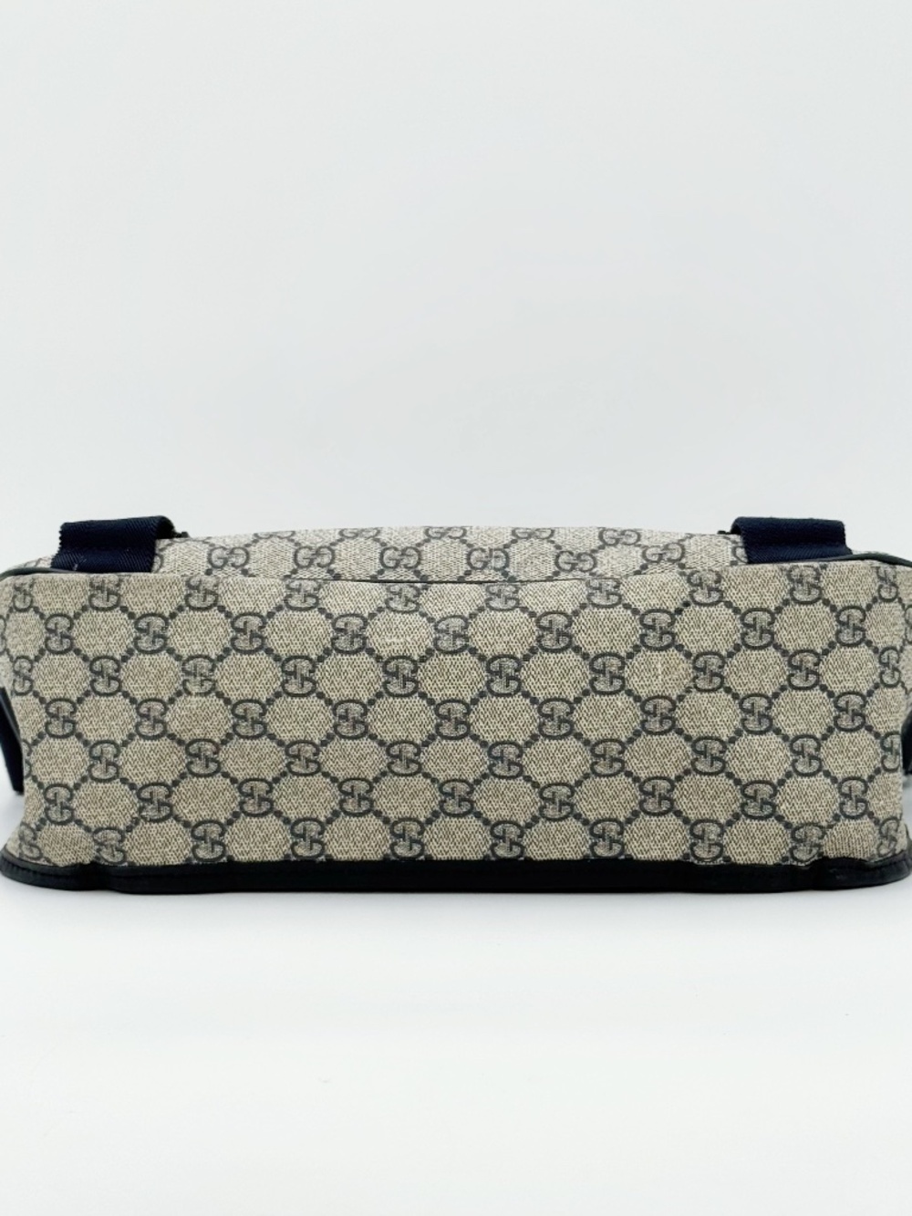 Gucci GG Supreme Canvas Flap Messenger Bag Navy Crossbody Shoulder Bag - Picture 11 of 15